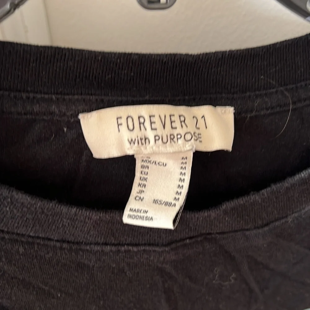 Women’s Vintage Forever 21 Short Sleeve Graphic Art Tee - Picture 2 of 4